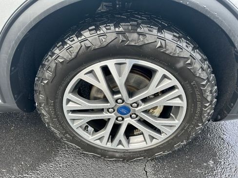 Certified 2022 Ford Escape SEL image 18