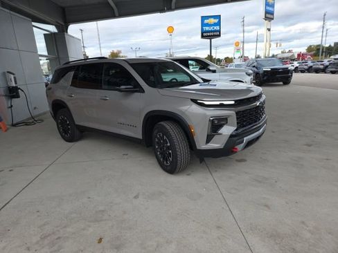 New 2026 Chevrolet Traverse Z71 w/ Enhanced Driving Package image 3