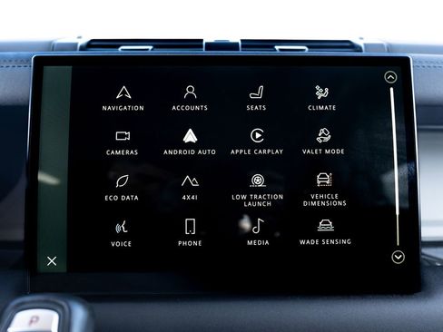 Certified 2024 Land Rover Defender 110 SE image 24