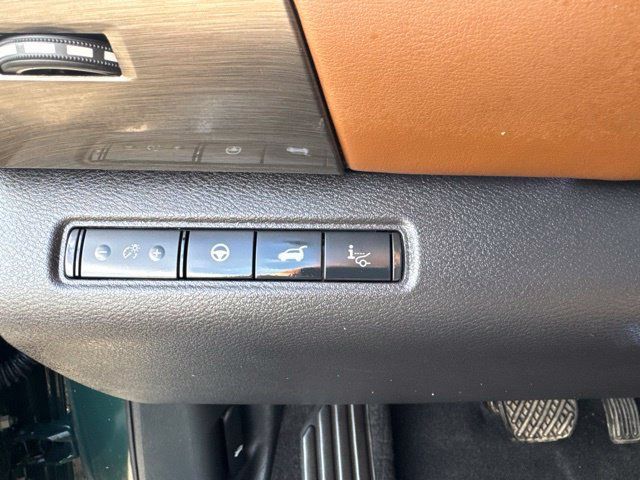 Used 2023 Nissan Pathfinder Platinum AWD/4WD image 14