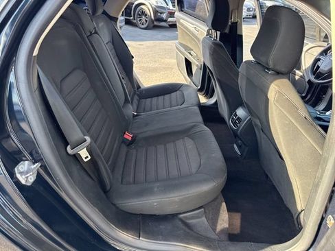 Used 2020 Ford Fusion SE AWD/4WD image 25