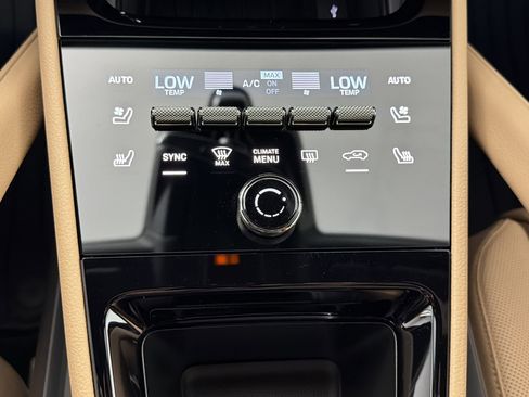 Used 2026 Porsche Cayenne Coupe image 19