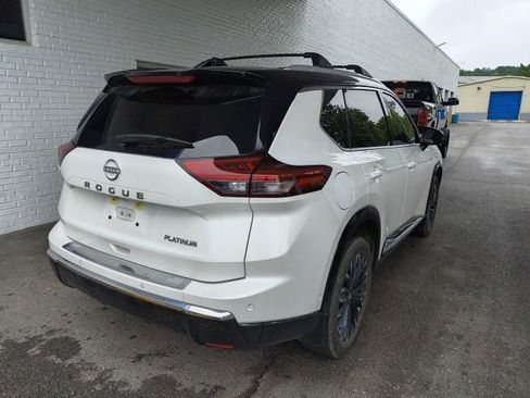 Used 2025 Nissan Rogue Platinum w/ Platinum Premium Package FWD image 9