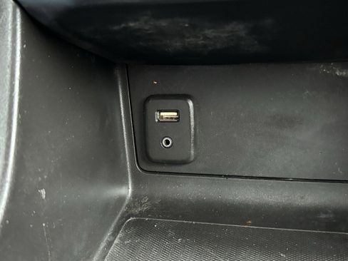 Used 2015 GMC Canyon SLE w/ SLE Convenience Package image 24