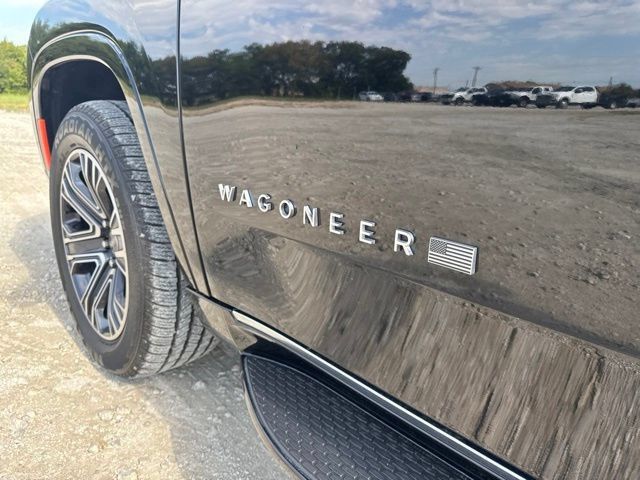 Used 2025 Jeep Wagoneer Series II AWD/4WD image 10