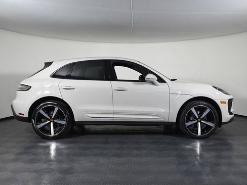 Certified 2023 Porsche Macan AWD/4WD image 8