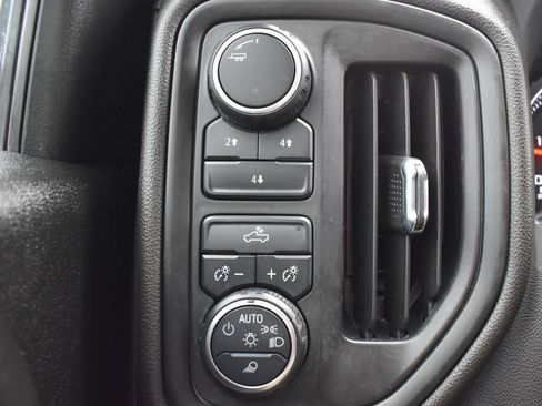 Used 2023 Chevrolet Silverado 2500 Custom w/ Custom Value Package image 18