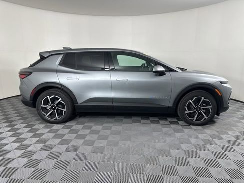 New 2026 Chevrolet Equinox EV LT image 2