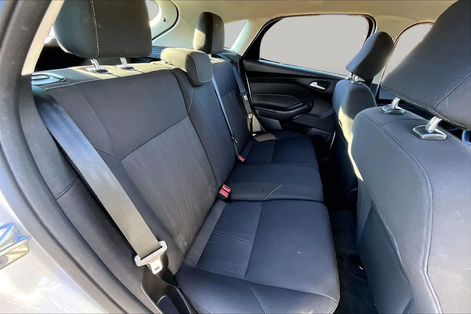 Used 2016 Ford Focus SE FWD image 19