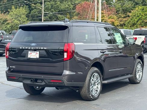 New 2025 Ford Expedition Active image 17