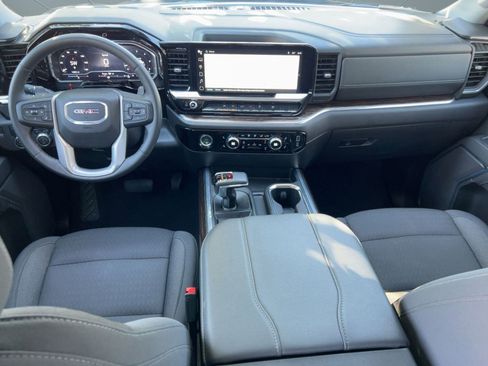 Used 2024 GMC Sierra 1500 Elevation image 17