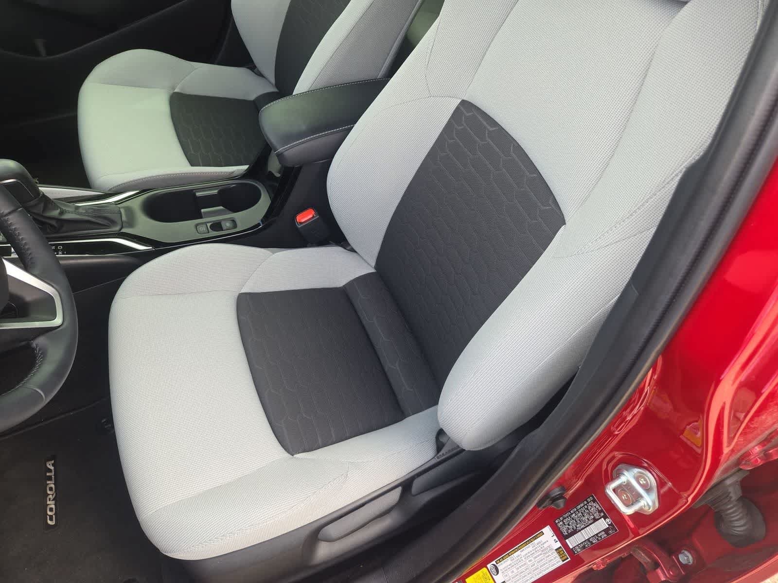 Used 2025 Toyota Corolla SE w/ SE Package FWD image 16