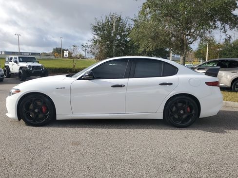 Used 2022 Alfa Romeo Giulia Veloce image 8