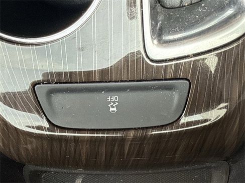 Used 2018 Chevrolet Malibu Premier image 21