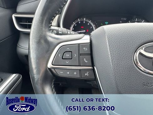 Used 2020 Toyota Highlander XLE AWD/4WD image 24