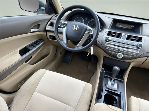 Used 2010 Honda Accord LX-P image 22