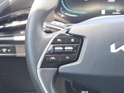 Used 2025 Kia Niro LX FWD image 23
