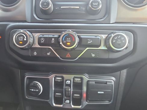 Used 2019 Jeep Wrangler Unlimited Sport S image 28