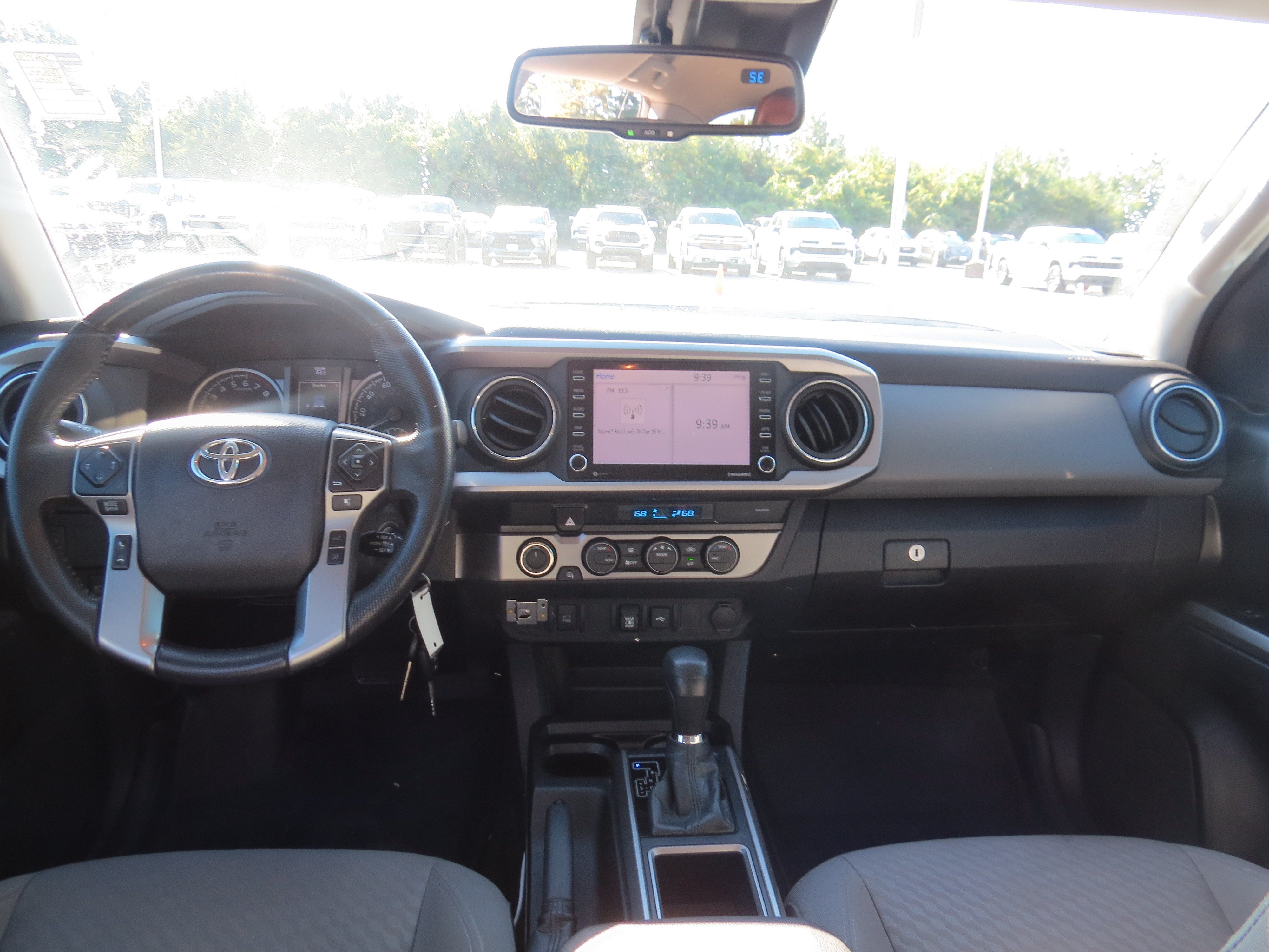 Used 2021 Toyota Tacoma SR5 AWD/4WD image 16