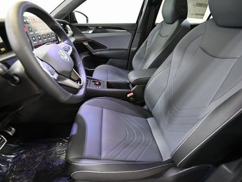 New 2026 Volkswagen Tiguan SE R-Line image 7