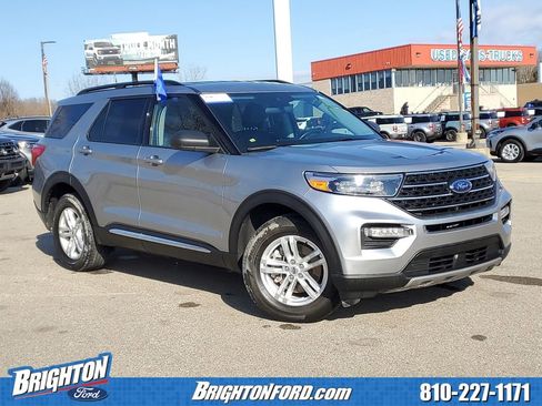 Certified 2023 Ford Explorer XLT w/ Equipment Group 202A AWD/4WD image 1