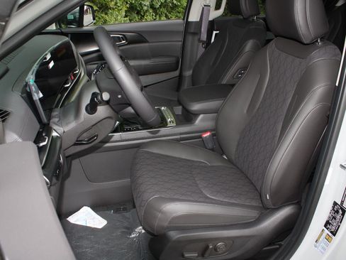 New 2027 Kia Carnival SX w/ Dark Edition Package FWD image 17