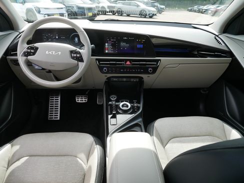Used 2023 Kia Niro Wave FWD image 10