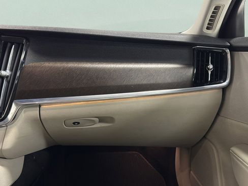 Used 2018 Volvo V90 T6 Cross Country w/ Convenience Package image 37