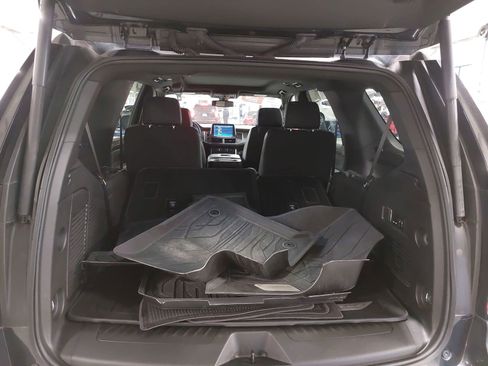 Used 2022 Chevrolet Tahoe LT w/ Luxury Package image 14