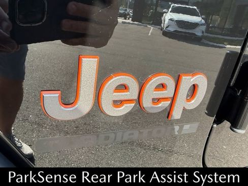 Used 2024 Jeep Gladiator Mojave w/ Safety Group image 21