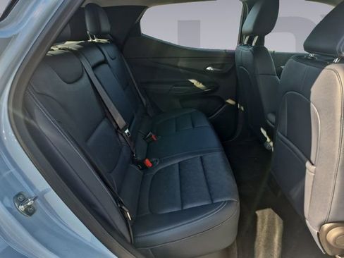 Used 2022 Chevrolet Bolt EUV LT w/ Convenience Package image 18