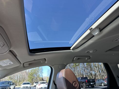 Used 2018 Buick Enclave Avenir w/ Avenir Technology Package image 25