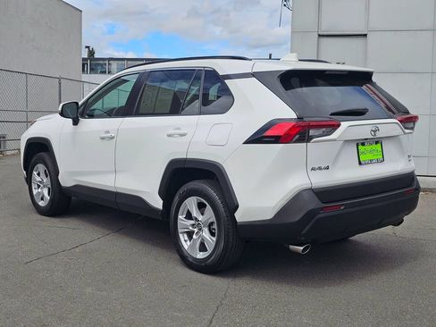 Used 2019 Toyota RAV4 XLE w/ Carpet Mat Package AWD/4WD image 5
