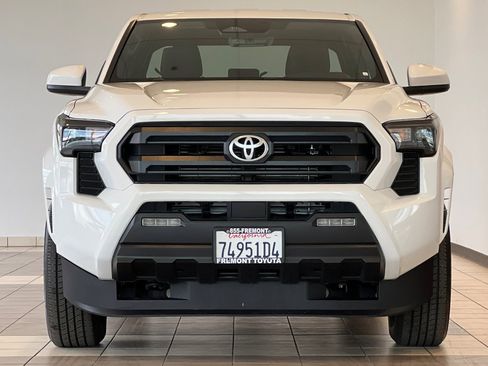 Certified 2025 Toyota Tacoma SR5 image 9