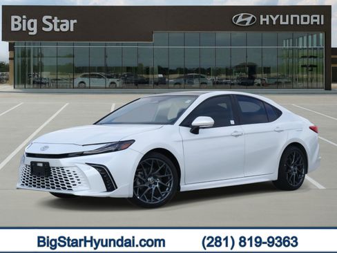 Used 2025 Toyota Camry XSE w/ Premium Plus Package image 1