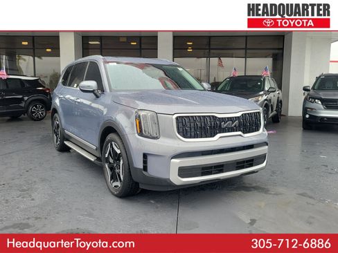 Used 2023 Kia Telluride EX w/ EX Captain's Chair Package image 1
