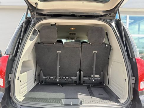 Used 2013 Dodge Grand Caravan SXT FWD image 31