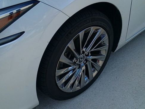 Used 2024 Lexus ES 350 w/ Technology Package FWD image 5