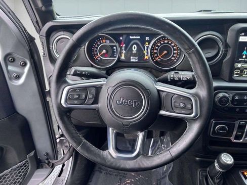 Used 2018 Jeep Wrangler Unlimited Sahara AWD/4WD image 18
