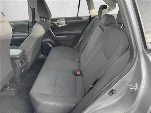 Used 2024 Toyota RAV4 LE AWD/4WD image 17