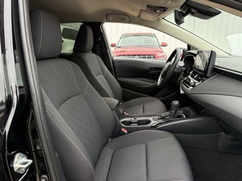 Used 2025 Toyota Corolla LE FWD image 28