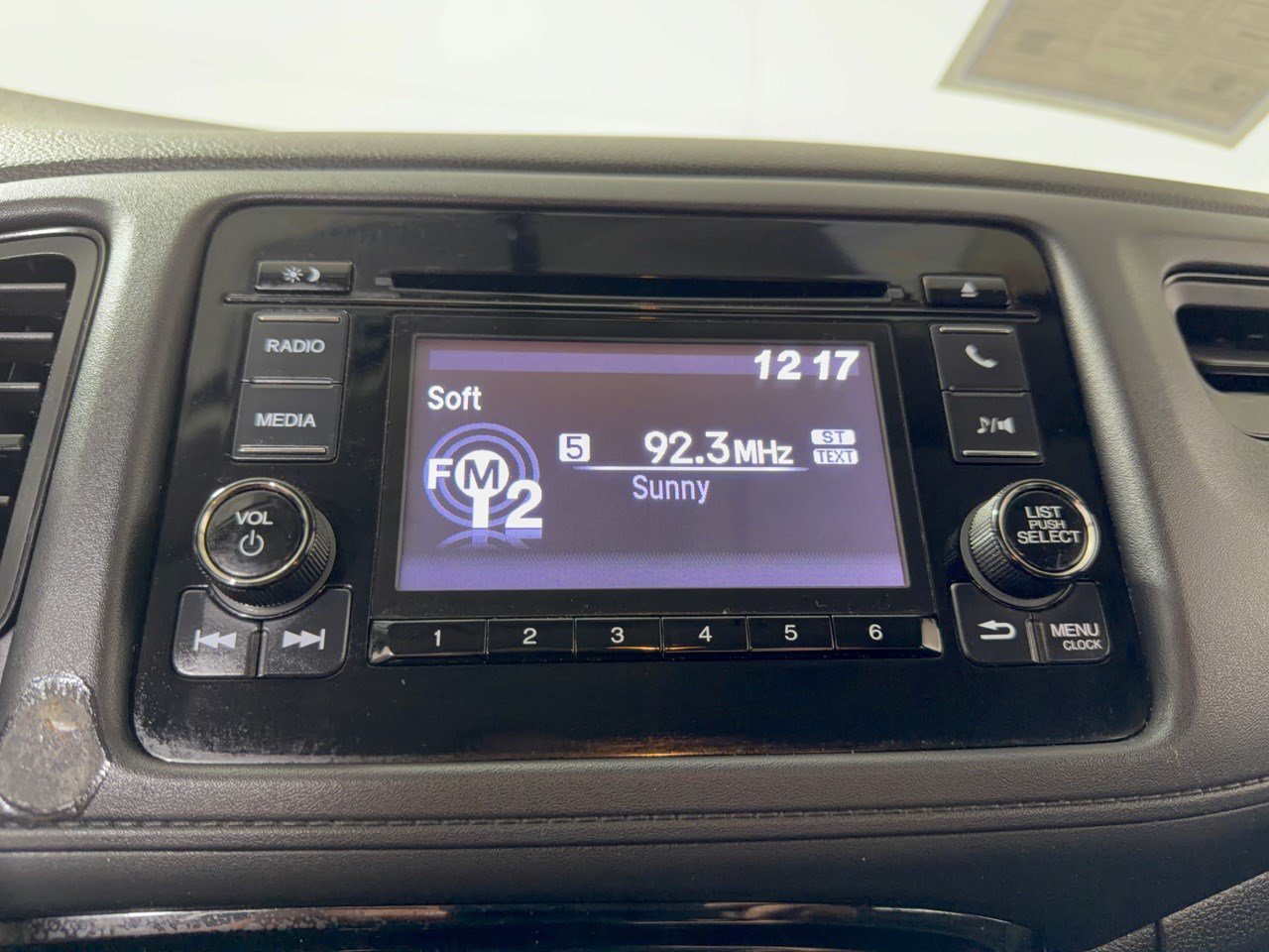 Used 2022 Honda HR-V LX image 23