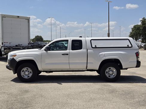 Used 2021 Toyota Tacoma SR RWD image 4