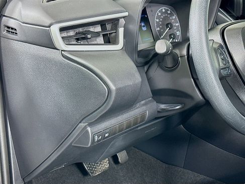 Certified 2025 Toyota Corolla LE image 10