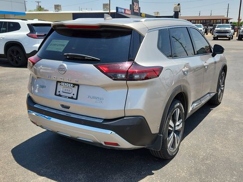 Used 2022 Nissan Rogue Platinum w/ Head-Up Display Package image 4