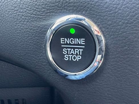 Used 2022 Ford Edge SE image 30