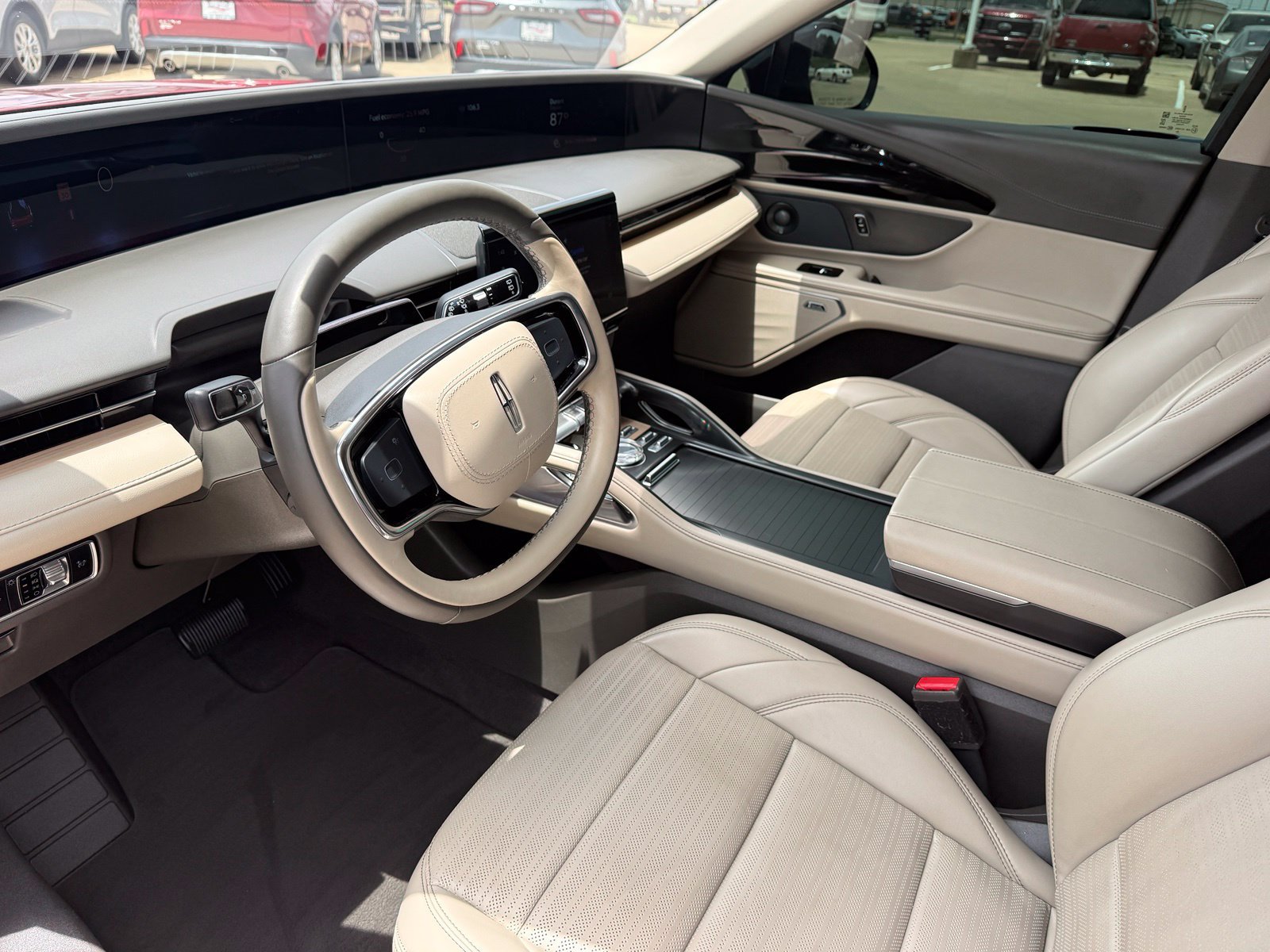 Used 2025 Lincoln Nautilus Reserve w/ Jet Appearance Package AWD/4WD image 11