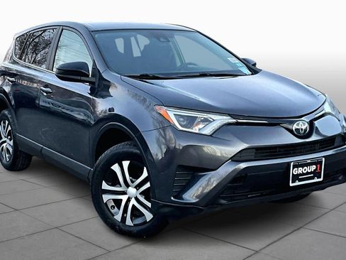 Used 2018 Toyota RAV4 LE image 2