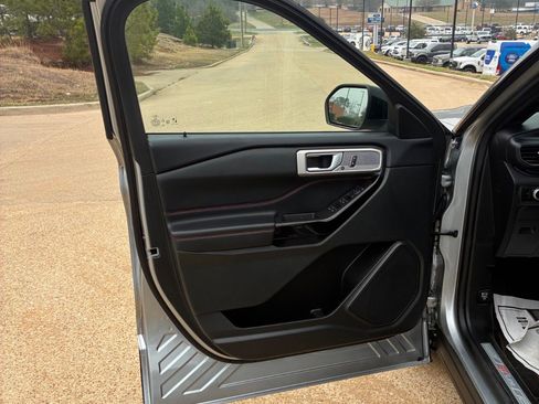 Used 2023 Ford Explorer ST-Line w/ Class IV Trailer Tow Package image 10