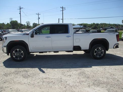 New 2026 GMC Sierra 3500 SLT AWD/4WD image 9